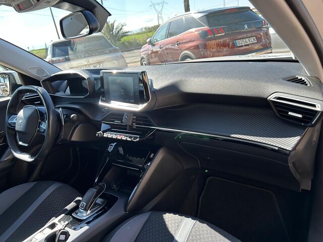 PEUGEOT 2008 ALLURE 1.2 E-THP AUTO SPANISH LHD IN SPAIN 39000 MILES SUPERB 2020